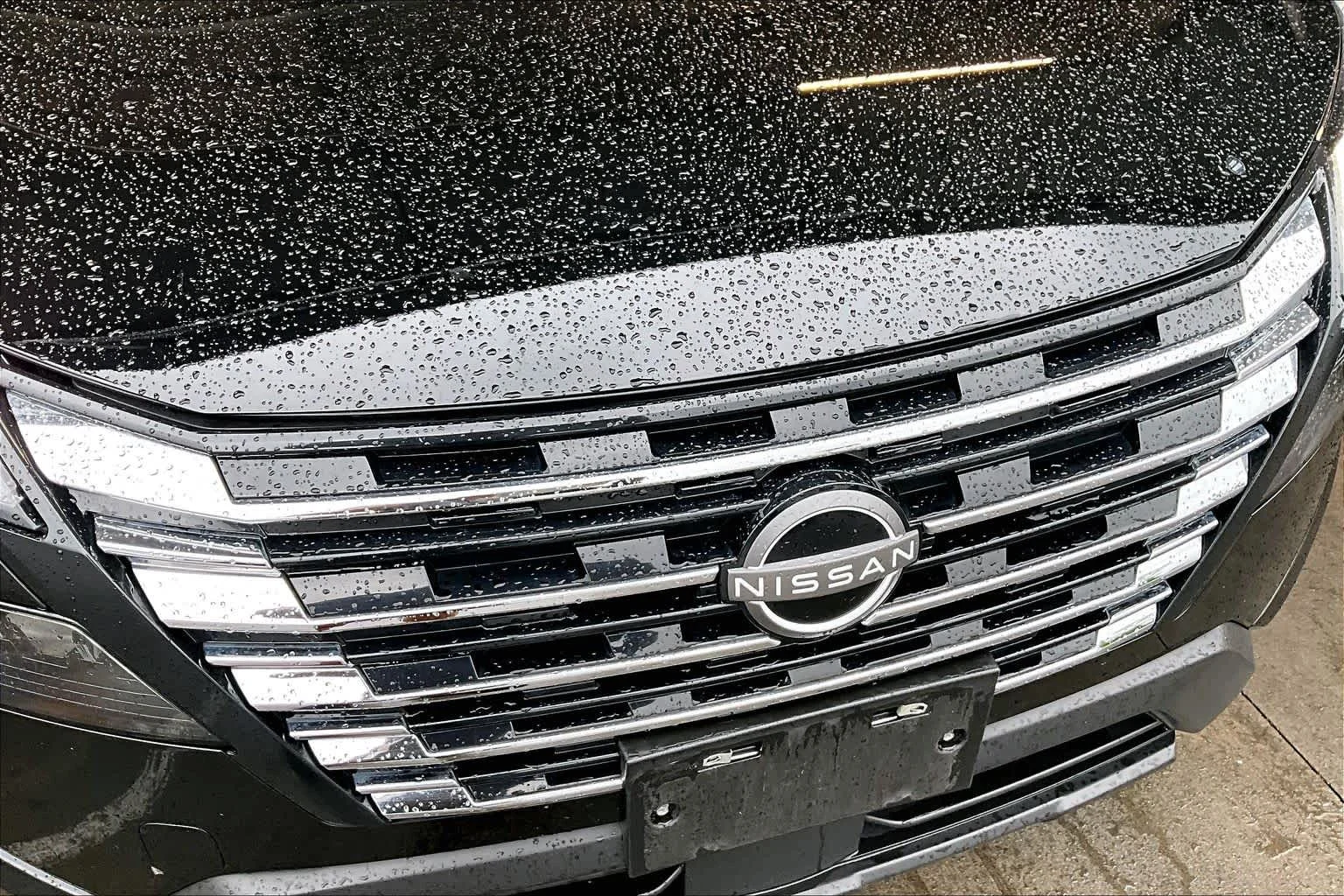 Used 2025 Super Black Nissan SV image 27