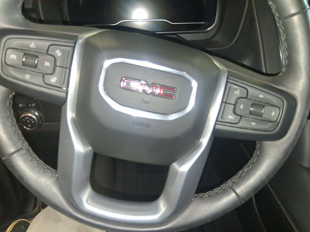 Used 2022 REDWOOD METALLIC GMC SLT image 10