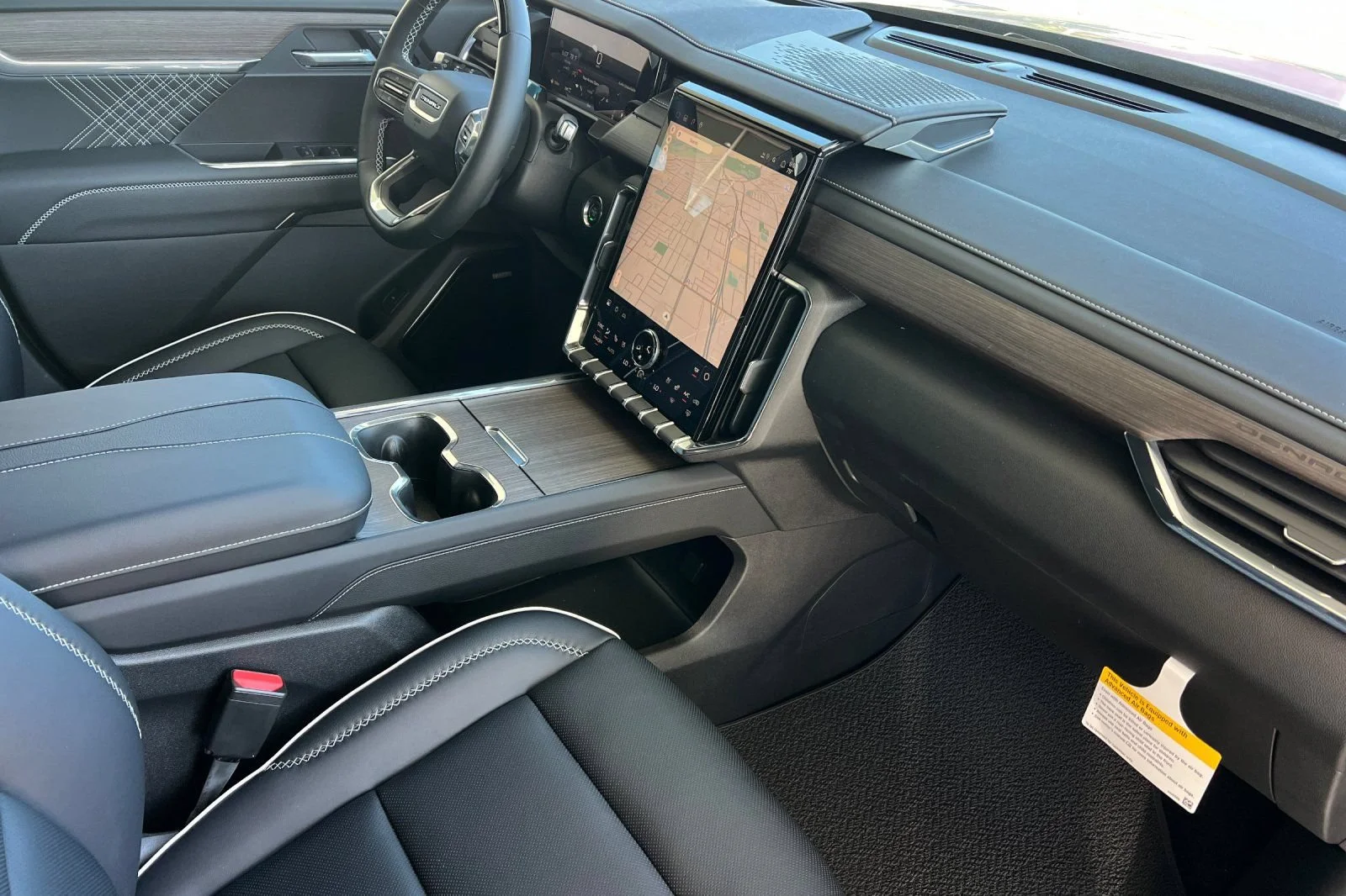 2026 GMC Acadia Denali - Photo 15