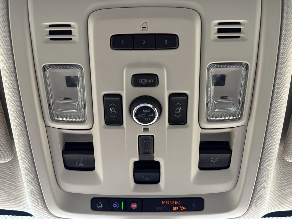 Used 2022 Black GMC Denali image 29