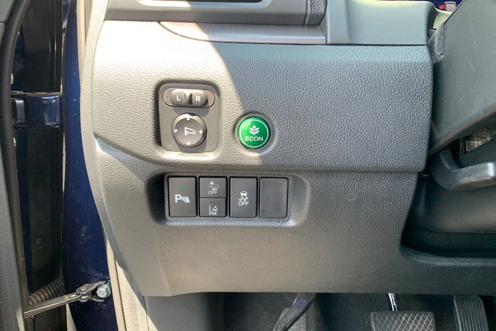 Certified Used 2023 Blue Honda EX-L image 33