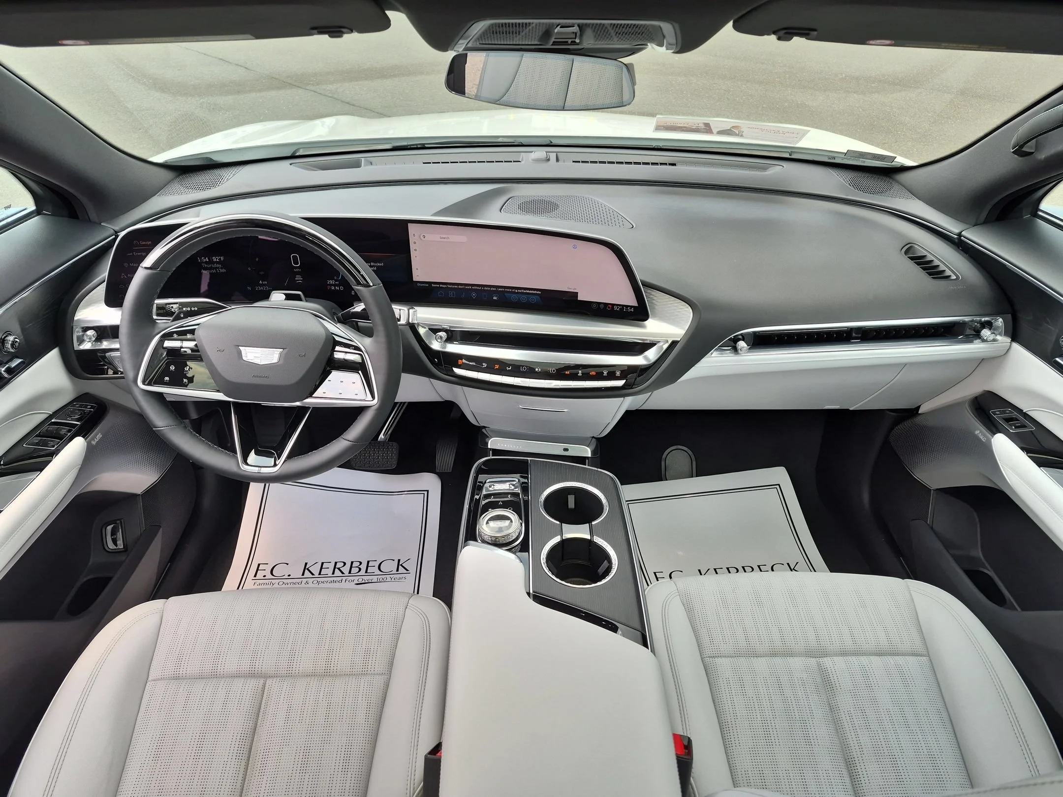 Used 2024 Crystal White Tricoat Cadillac Luxury image 20