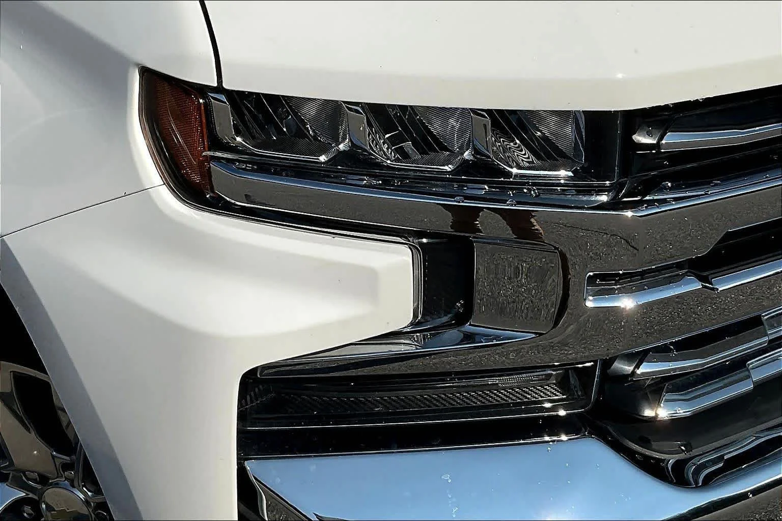 Used 2020 Summit White Chevrolet LTZ image 27