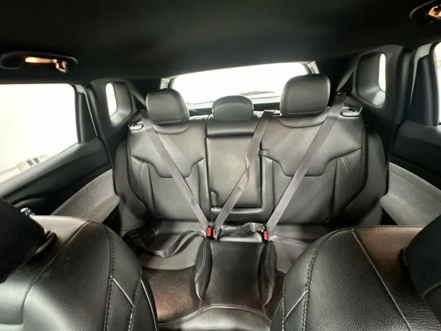 Used 2024 White Jeep Latitude image 24