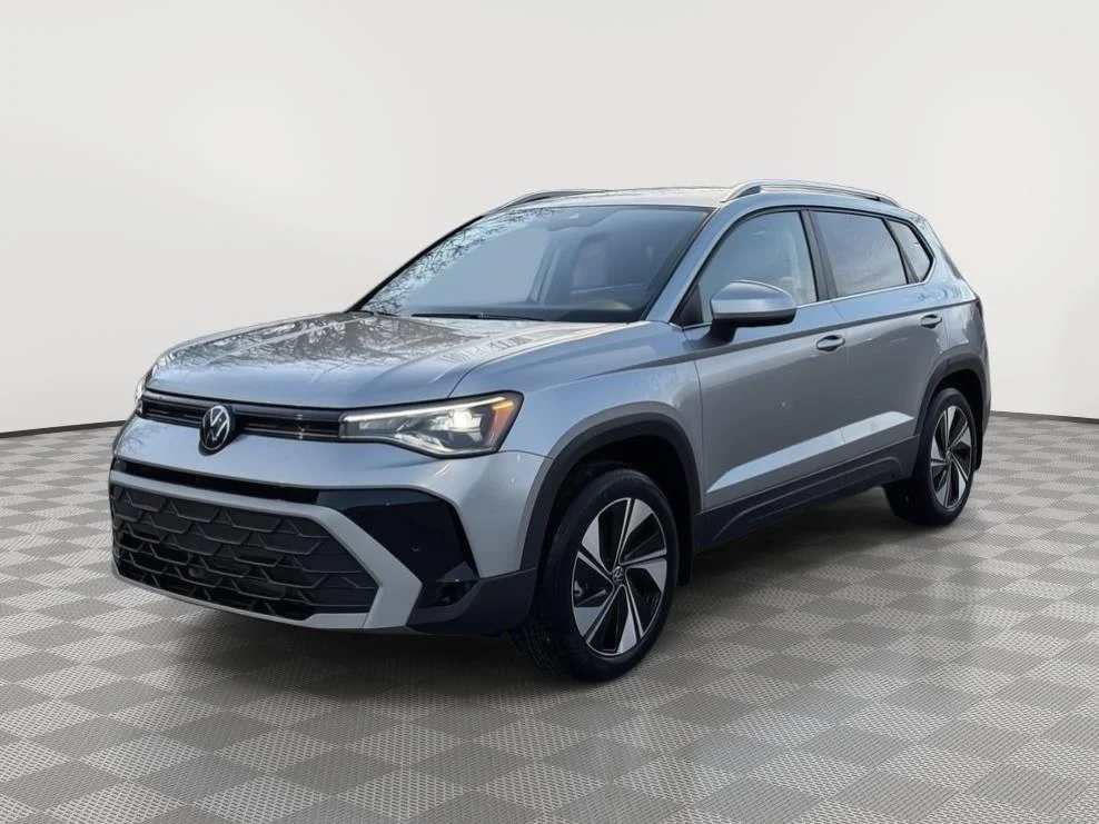 New 2026 Pyrite Silver Metallic Volkswagen SE image 7