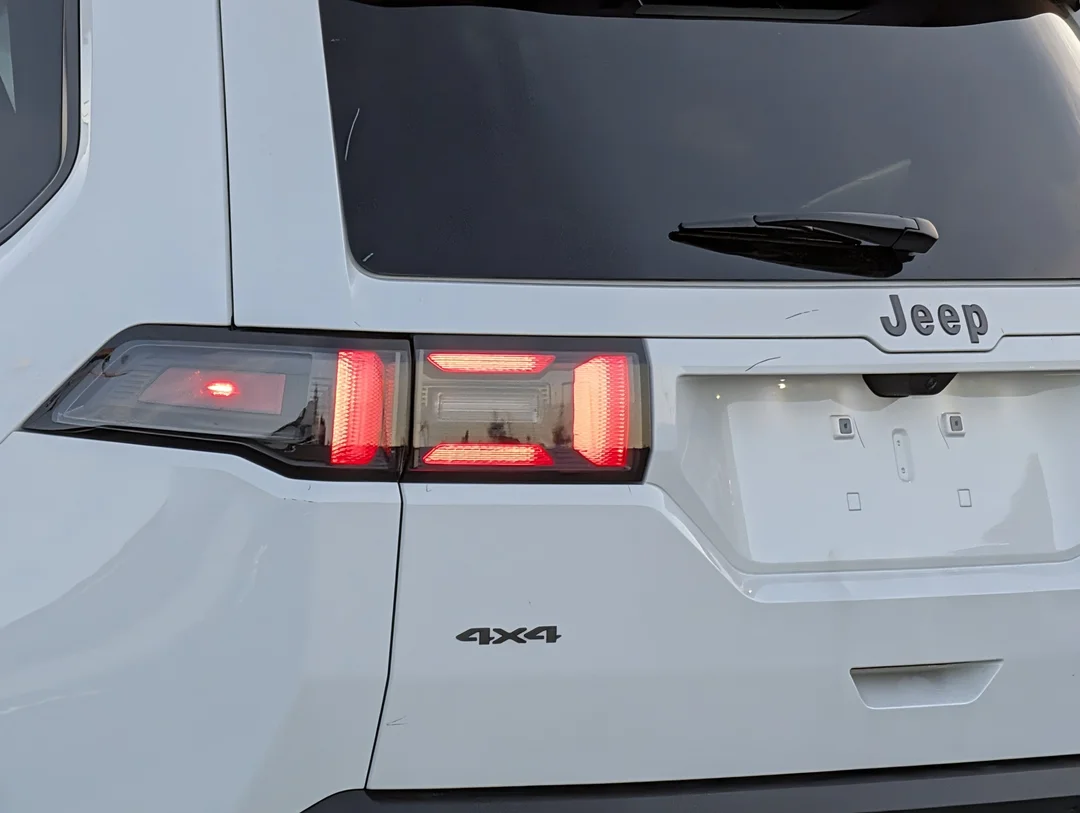 New 2026 White Jeep Limited - - 4x4 - Hybrid - Panoramic Sunroof - Leather Seats - Heated Seats & More! image 11