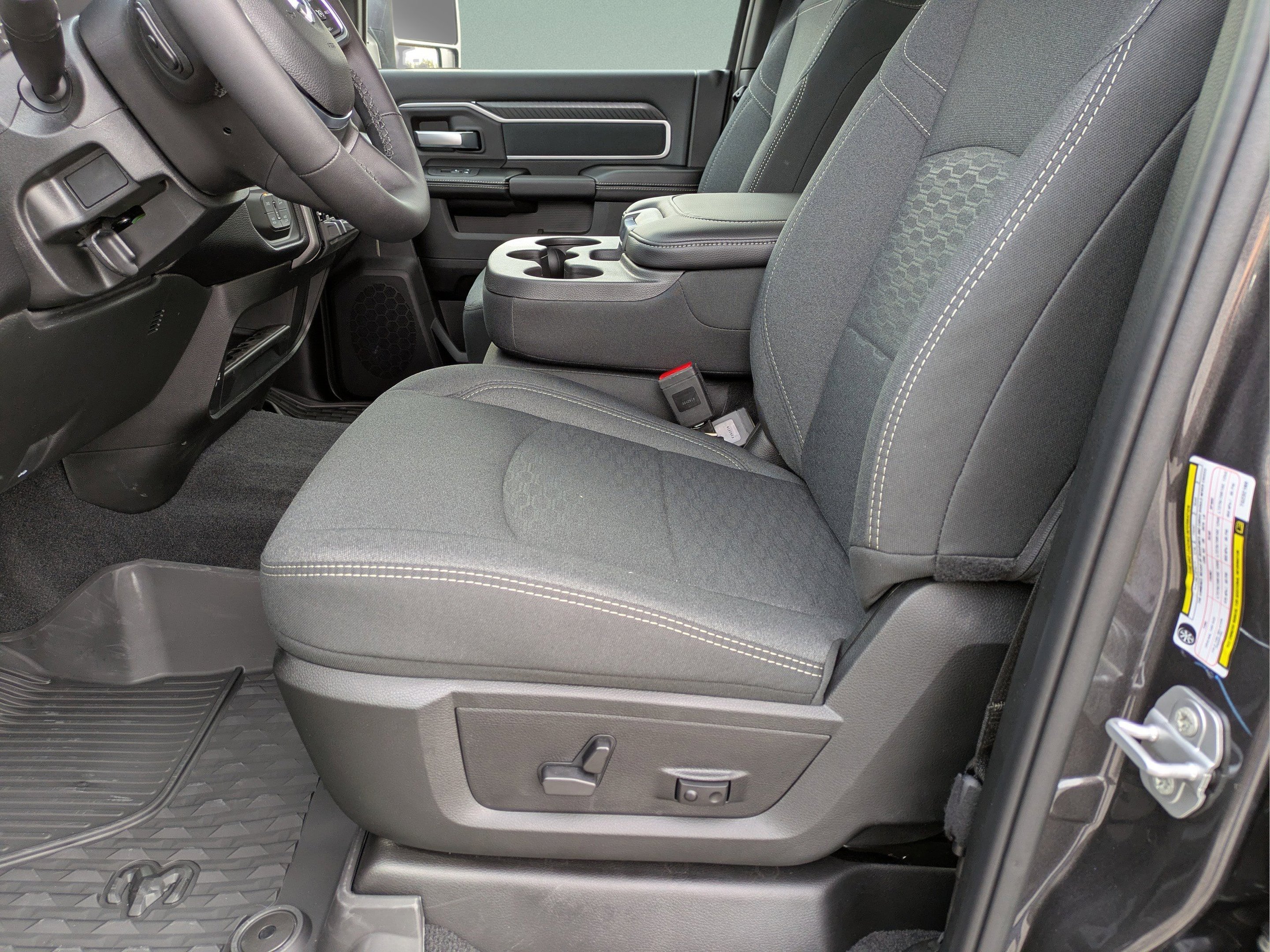 New 2026 Granite Crystal Metallic Clearcoat RAM Big Horn image 22