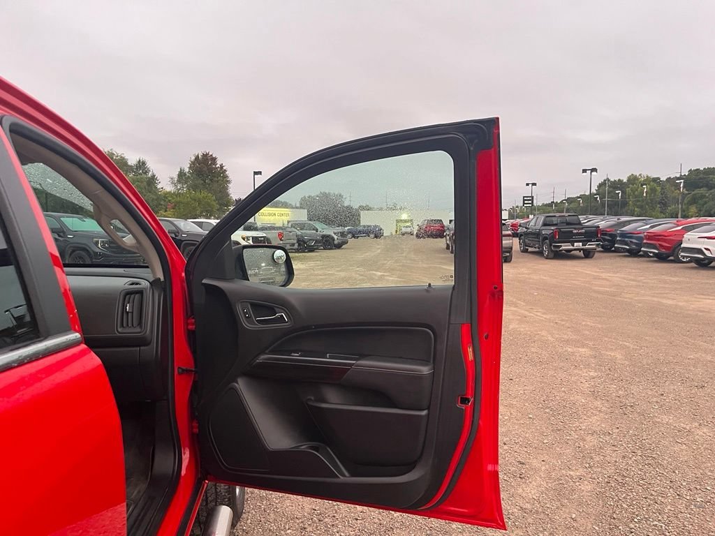 Used 2016 CARDINAL RED GMC 4WD SLE image 29