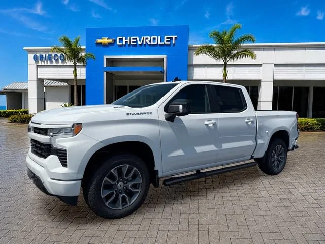 New 2026 Summit White Chevrolet RST image 3