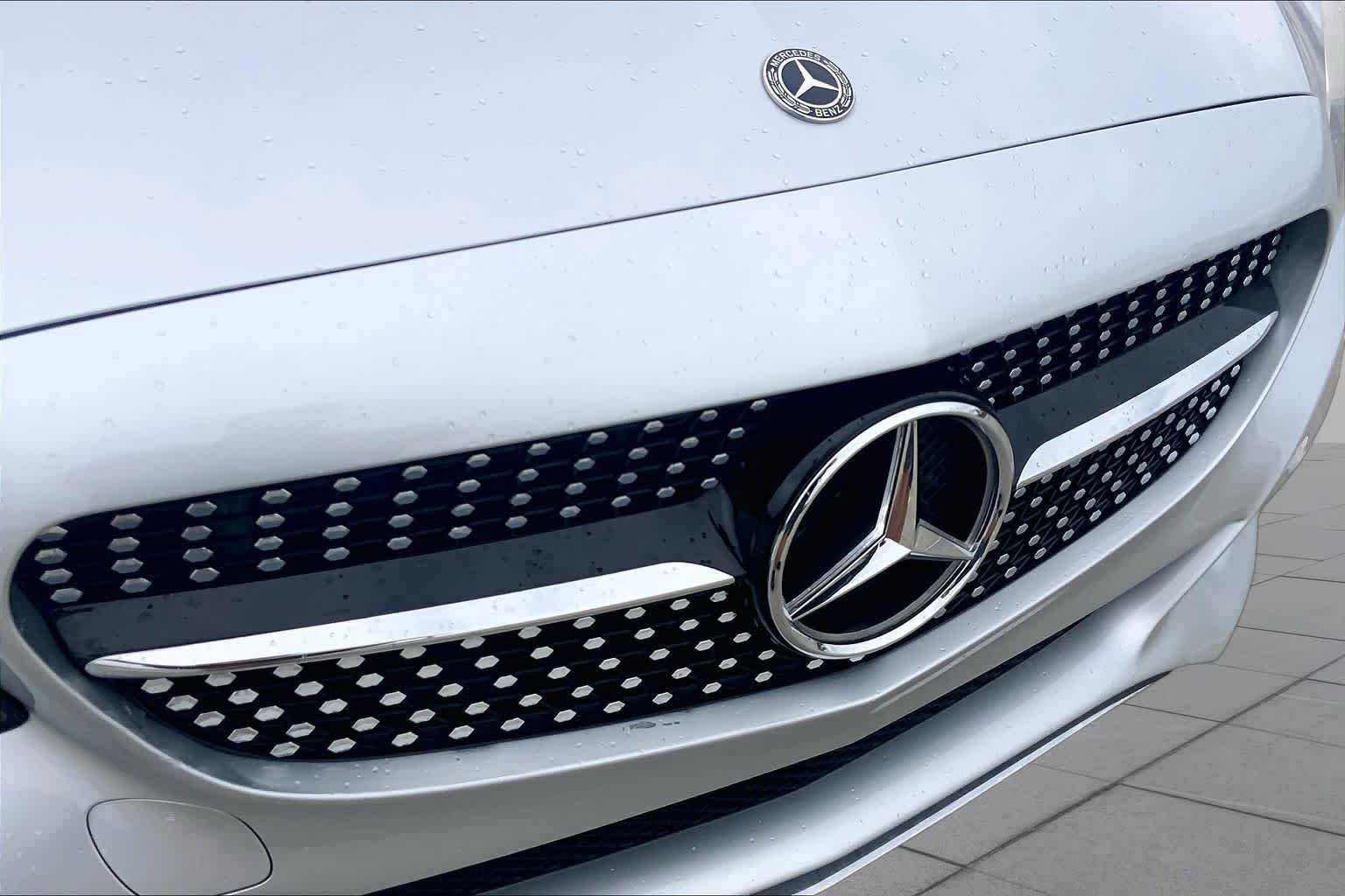 Used 2018 Iridium Silver Metallic Mercedes-Benz C 300 image 29