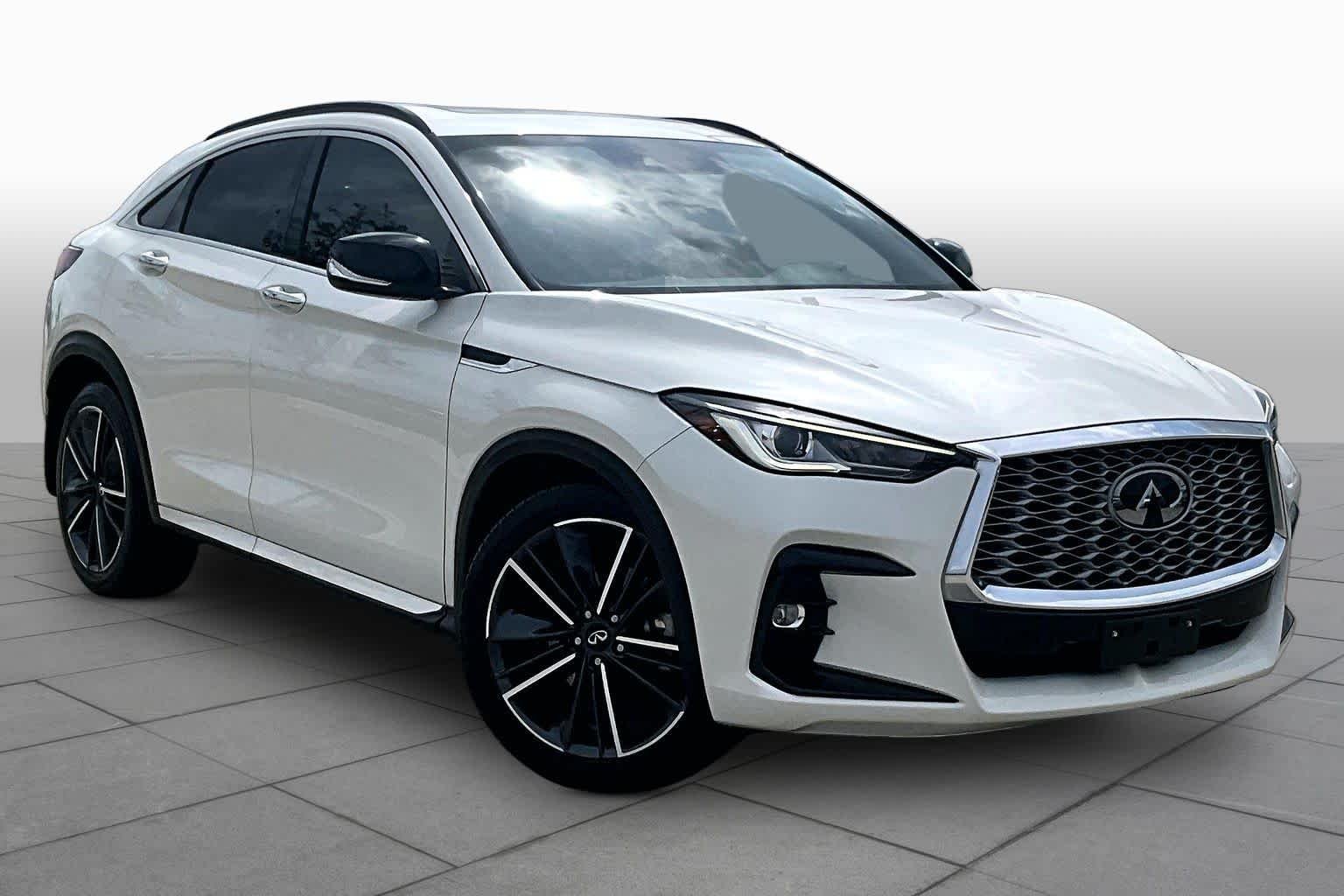 Used 2023 Majestic White INFINITI LUXE image 2