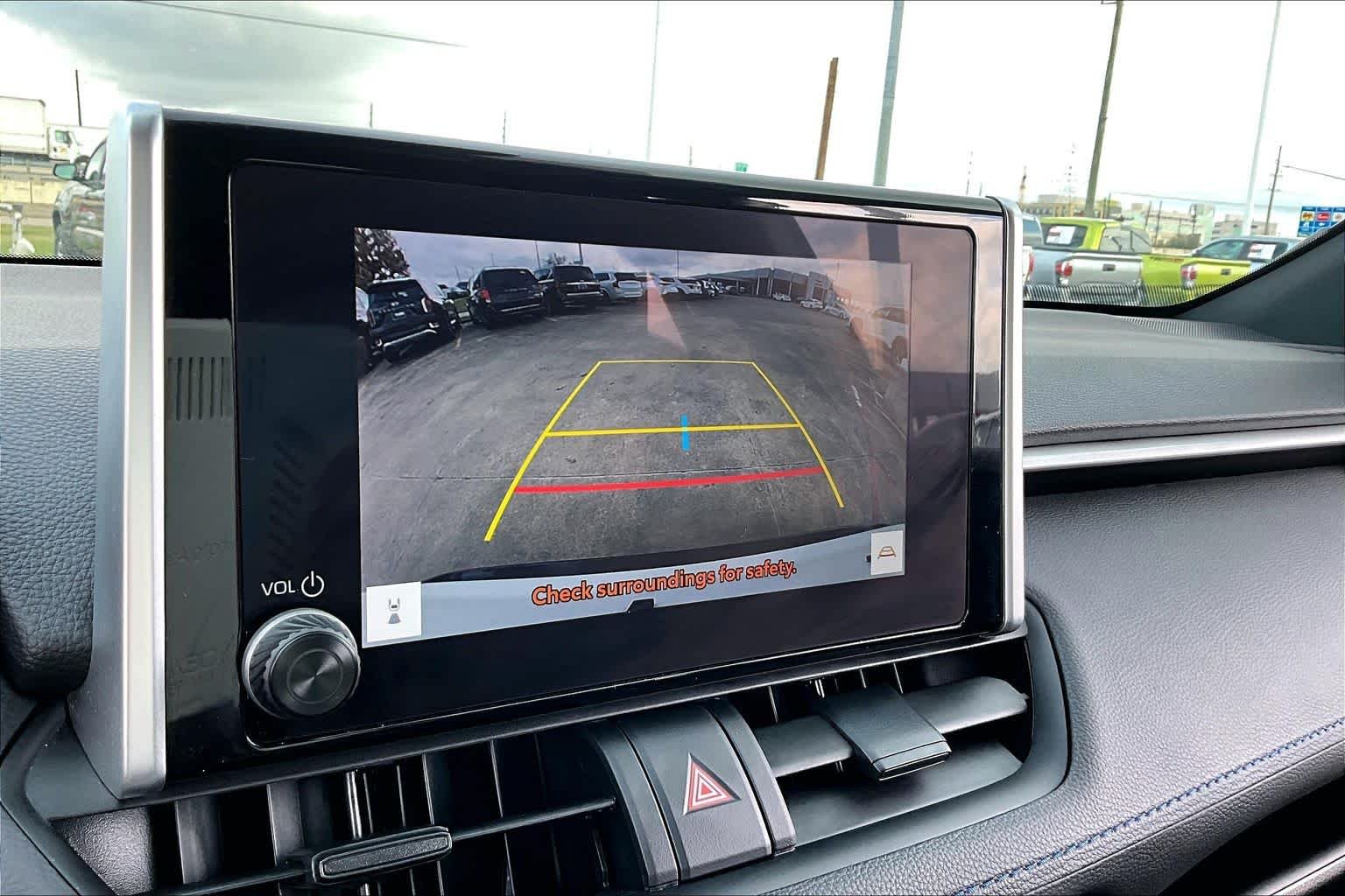 Used 2023 Wind Chill Pearl Toyota Hybrid SE image 27