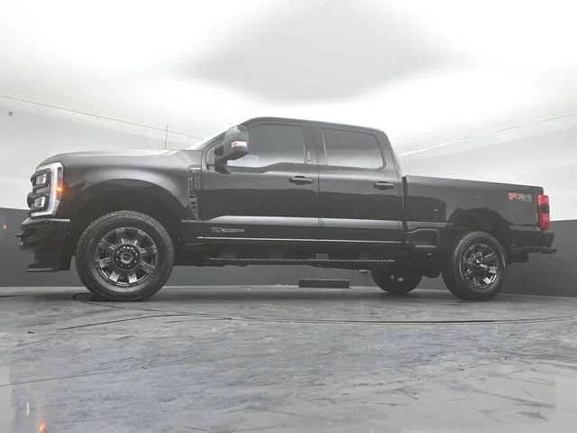 Used 2024 Agate Black Metallic Ford Lariat image 33
