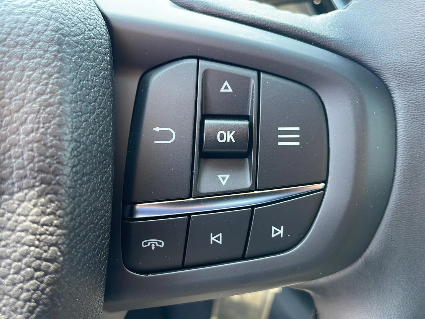 New 2026 Oxford White Ford XLT image 17