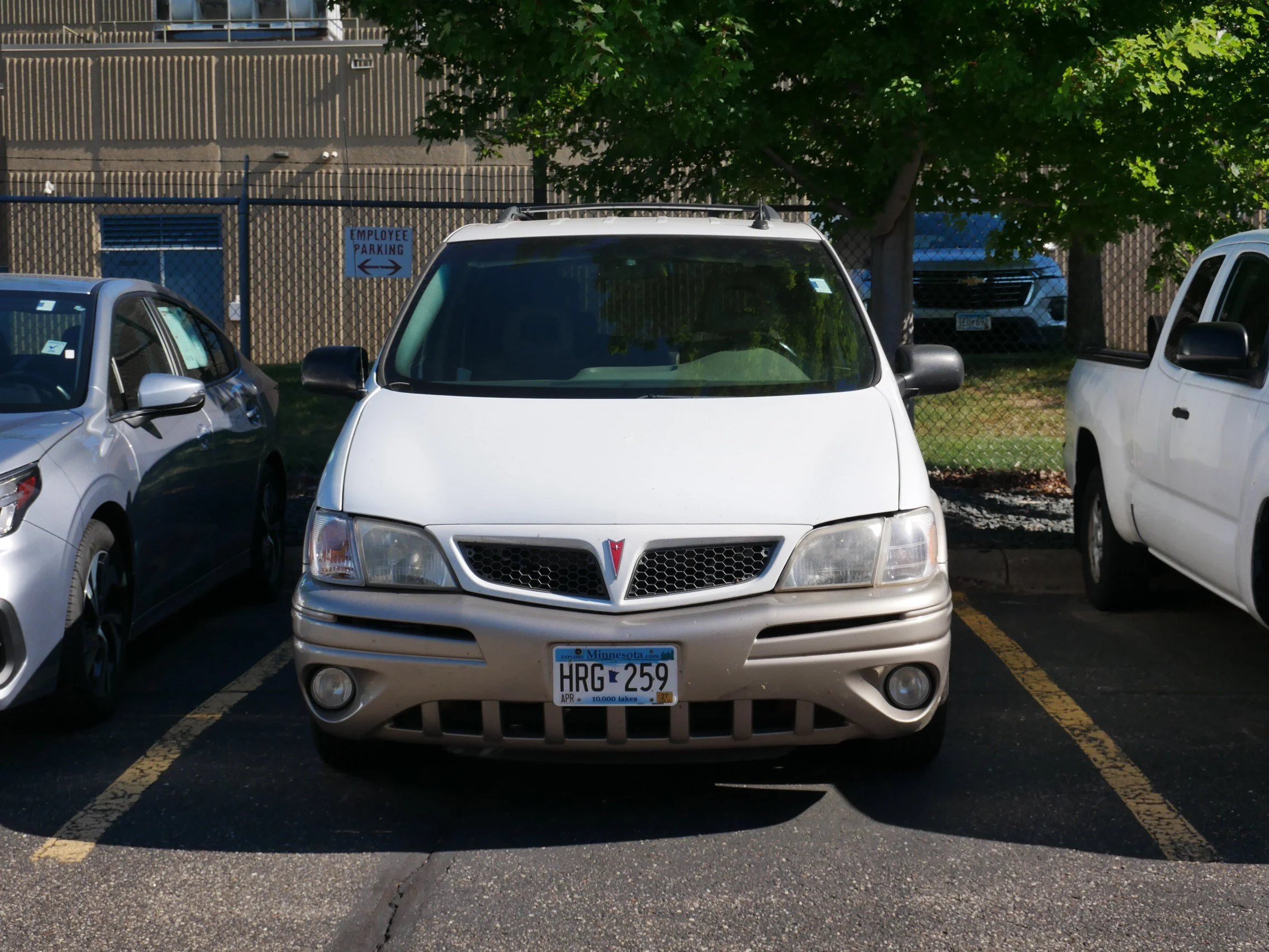 Used 2002 Arctic White Pontiac w/1SA Pkg image 2