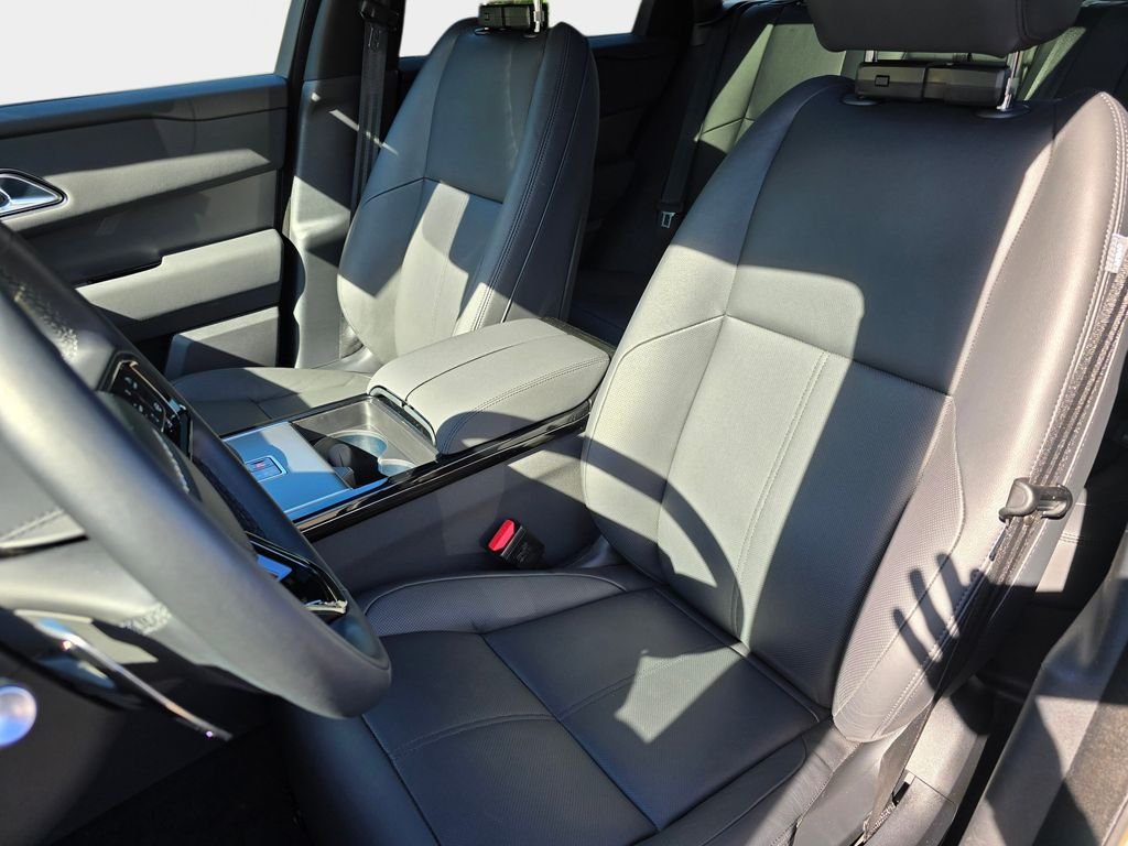 Certified Used 2025 Gray Land Rover Dynamic SE image 15