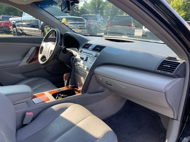 Used 2010 Black Toyota XLE image 15
