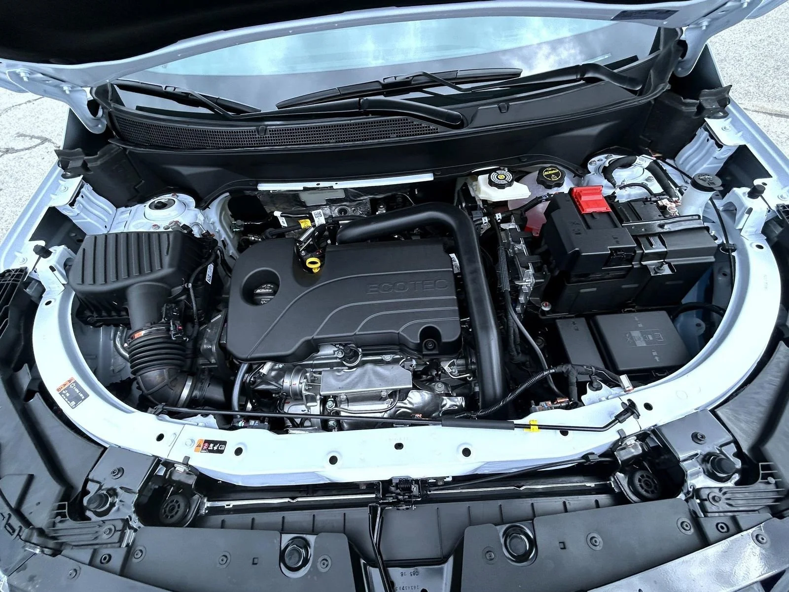 New 2026 Polar White Tricoat Chevrolet RS image 24