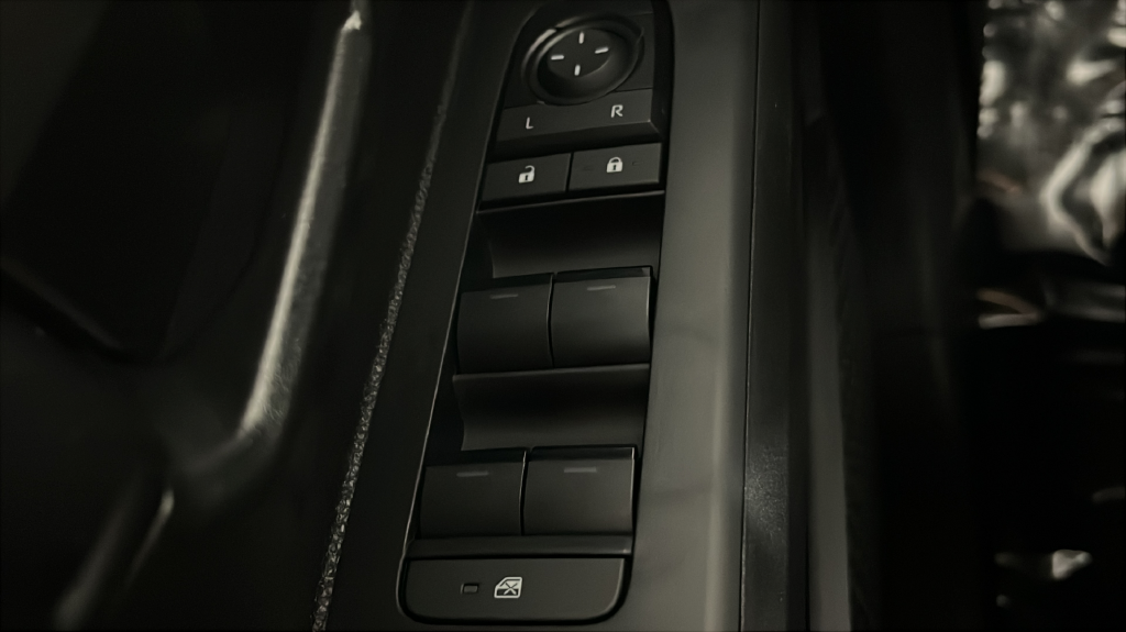 2025 Toyota Tacoma SR5 - Photo 29