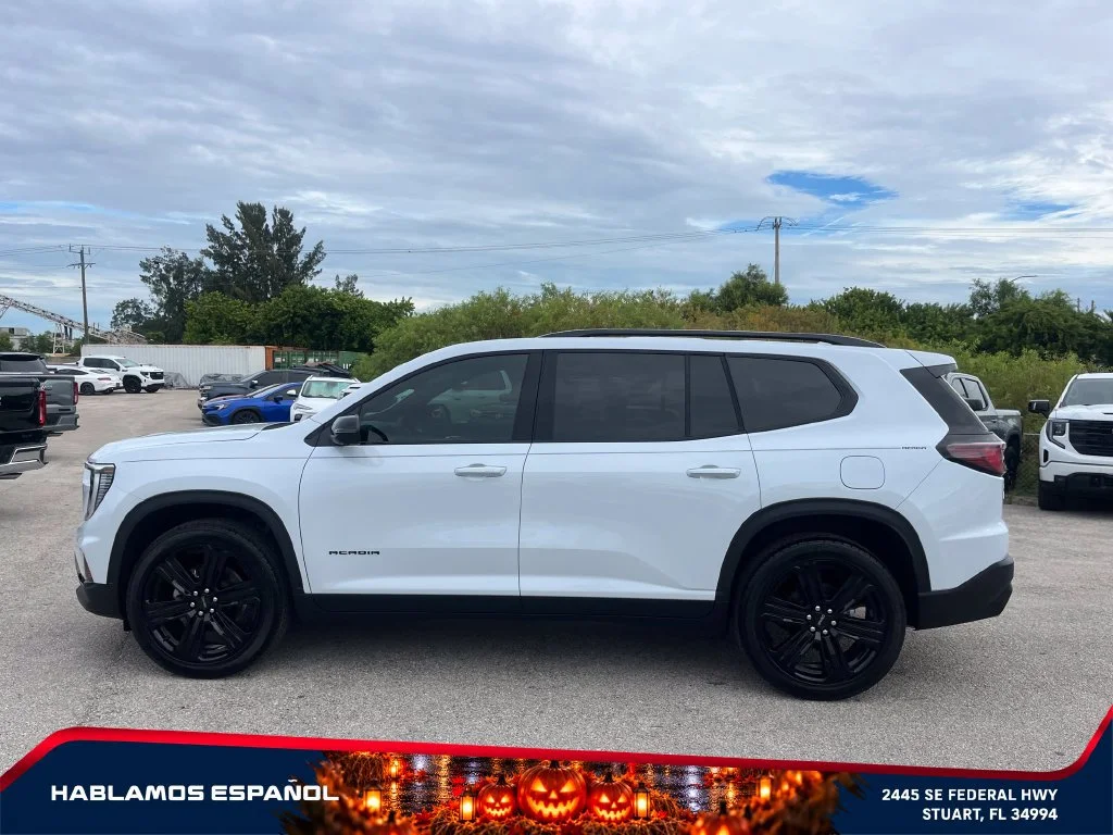 New 2026 Glacier White Tricoat GMC Elevation image 4