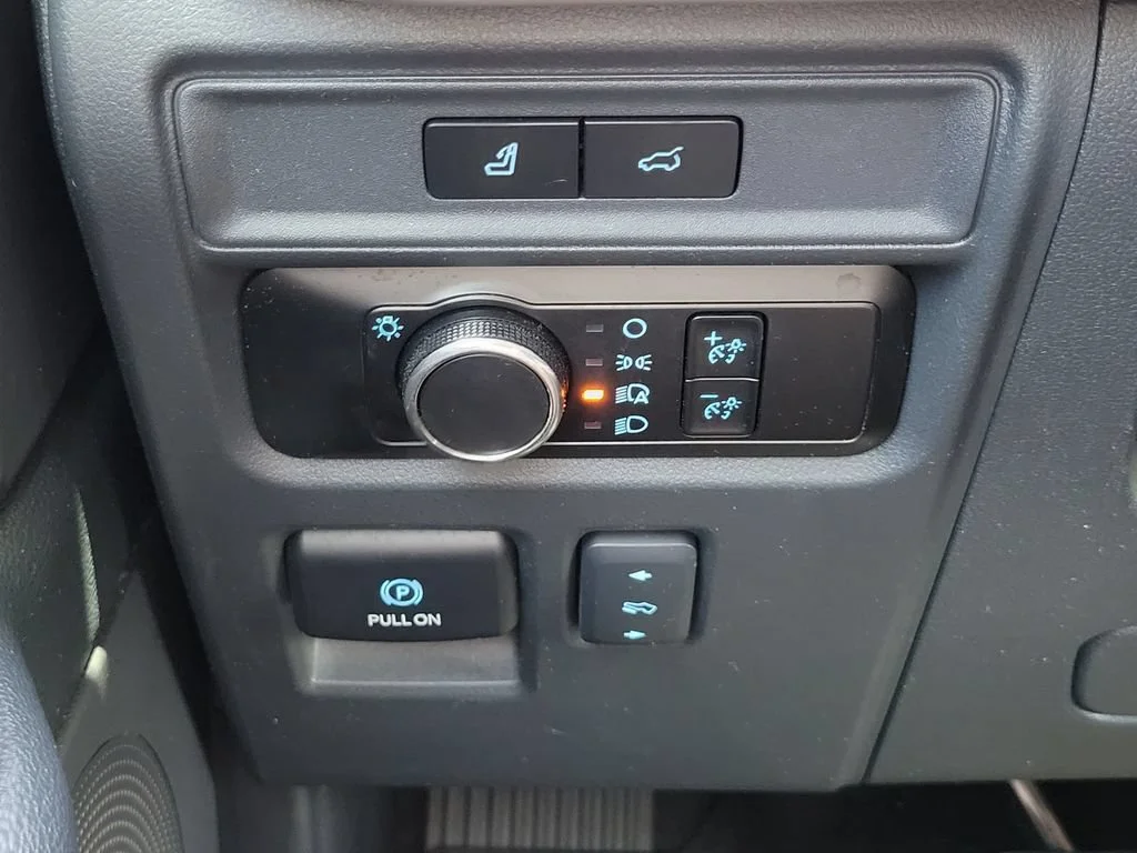 Used 2024 Black Ford XLT image 27