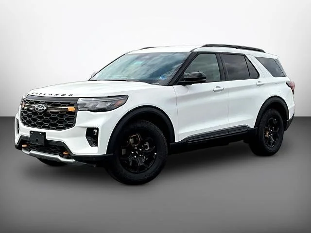 New 2026 Star White Metallic Tri-Coat Ford Tremor® image 37