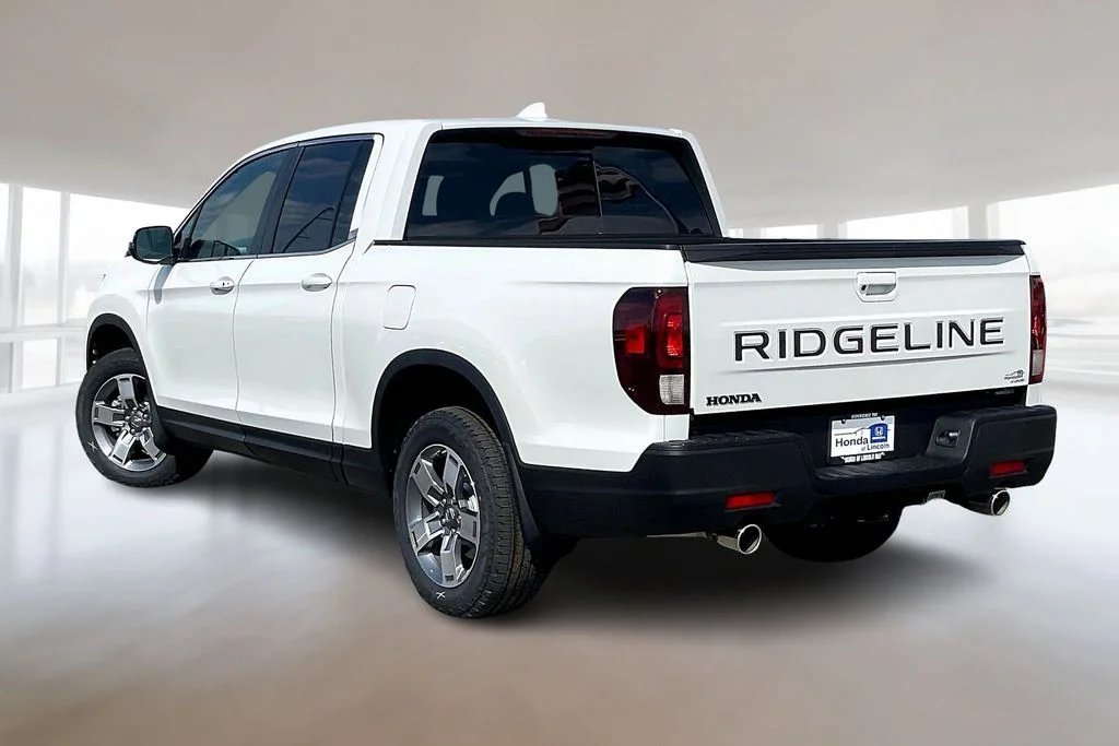 New 2026 Platinum White Pearl Honda RTL image 3