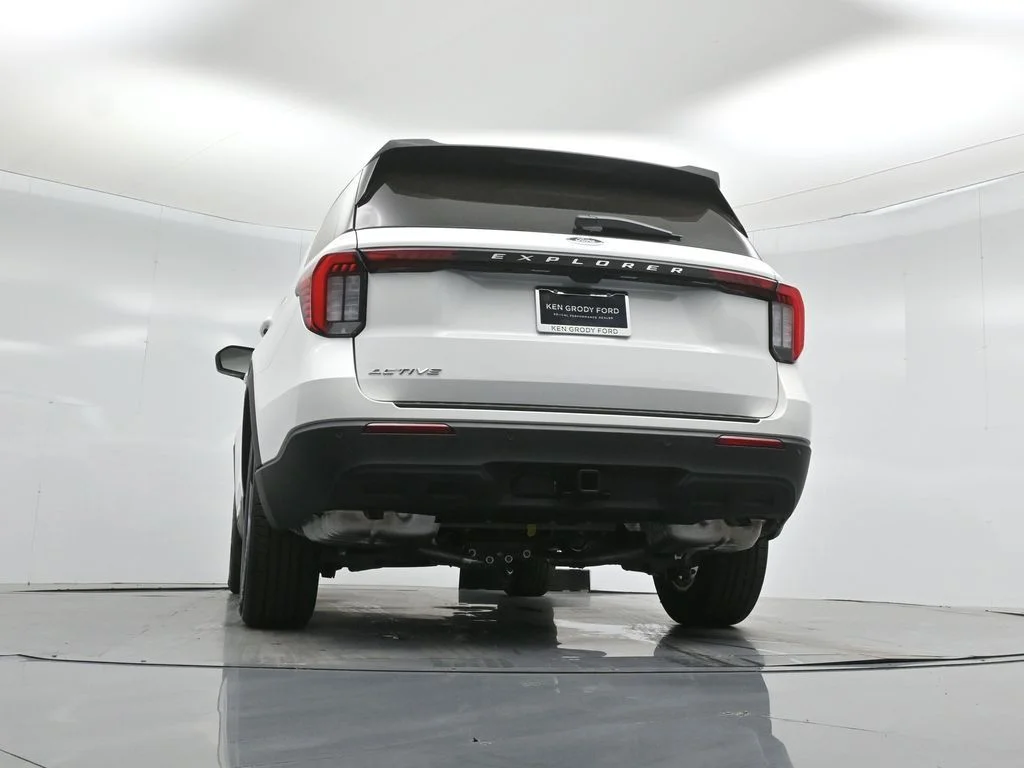 New 2026 Star White Metallic Tri-Coat Ford Active image 50