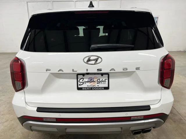 Used 2023 White Hyundai Limited image 3