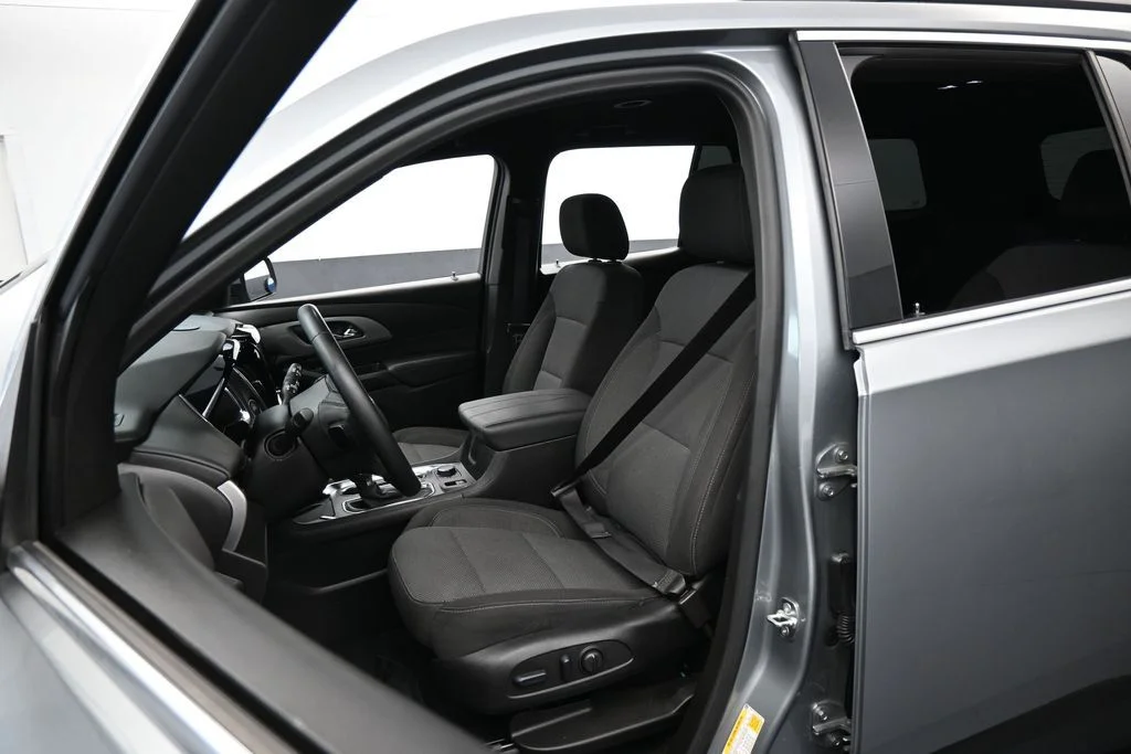 Used 2023 Sterling Gray Metallic Chevrolet LT image 9