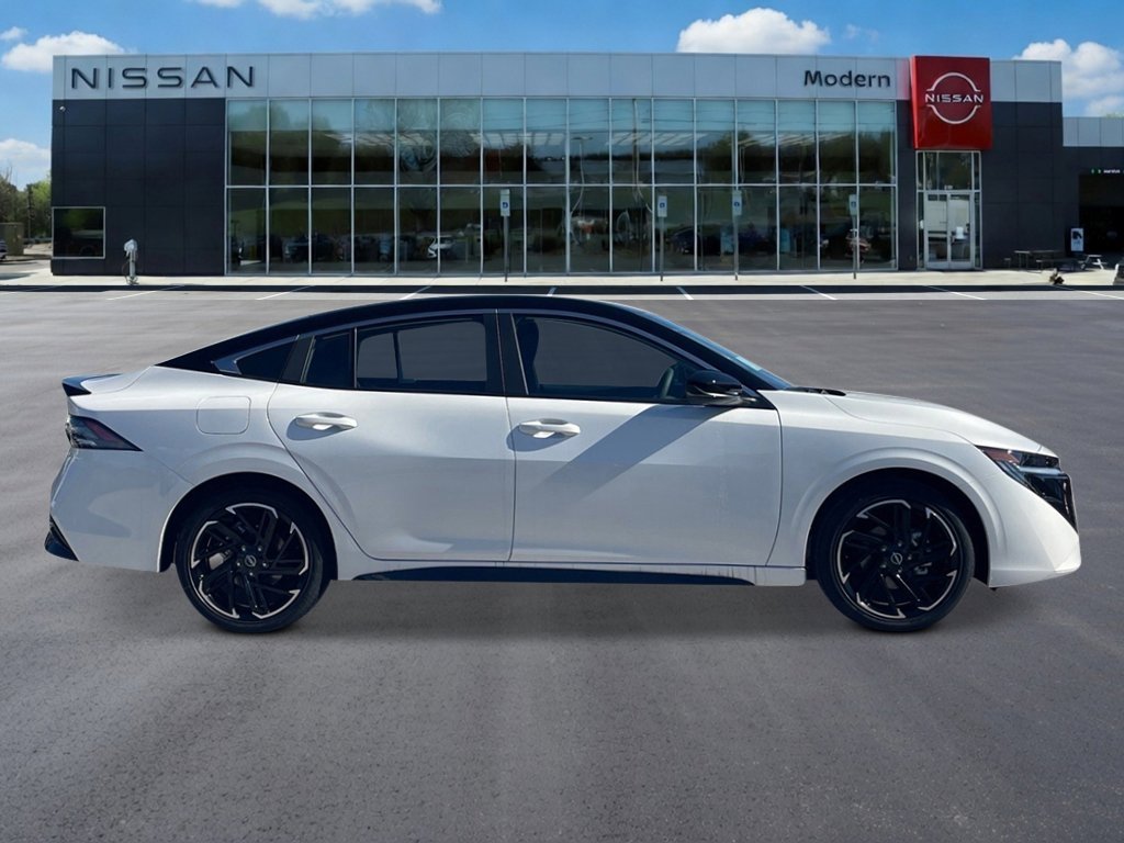 New 2026 Aspen White Tricoat/Super Black Nissan SR image 6