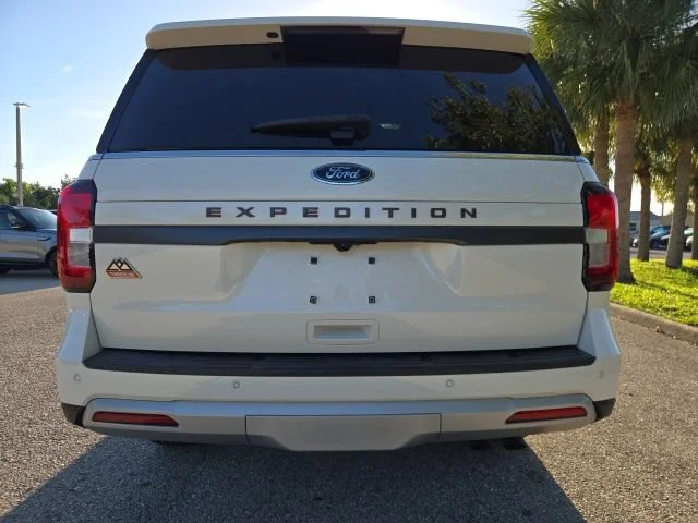 Used 2022 White Metallic Ford Timberline image 4