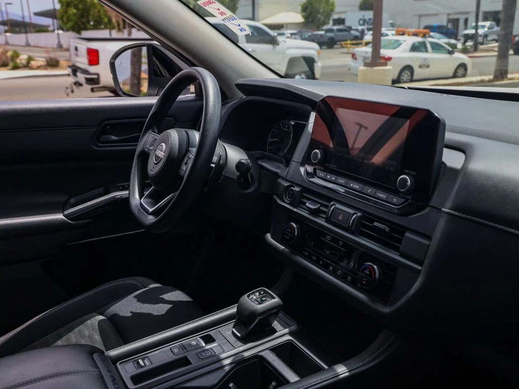 Used 2024 White Nissan S image 19