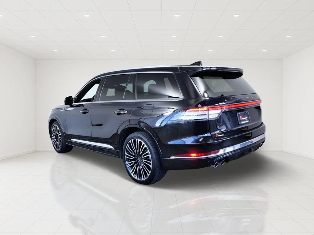 Certified Used 2025 Black Lincoln Black Label image 4