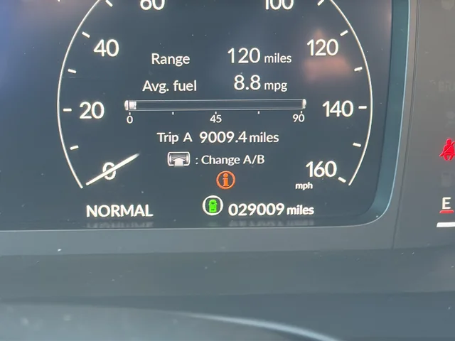 Used 2023 White Acura  image 12