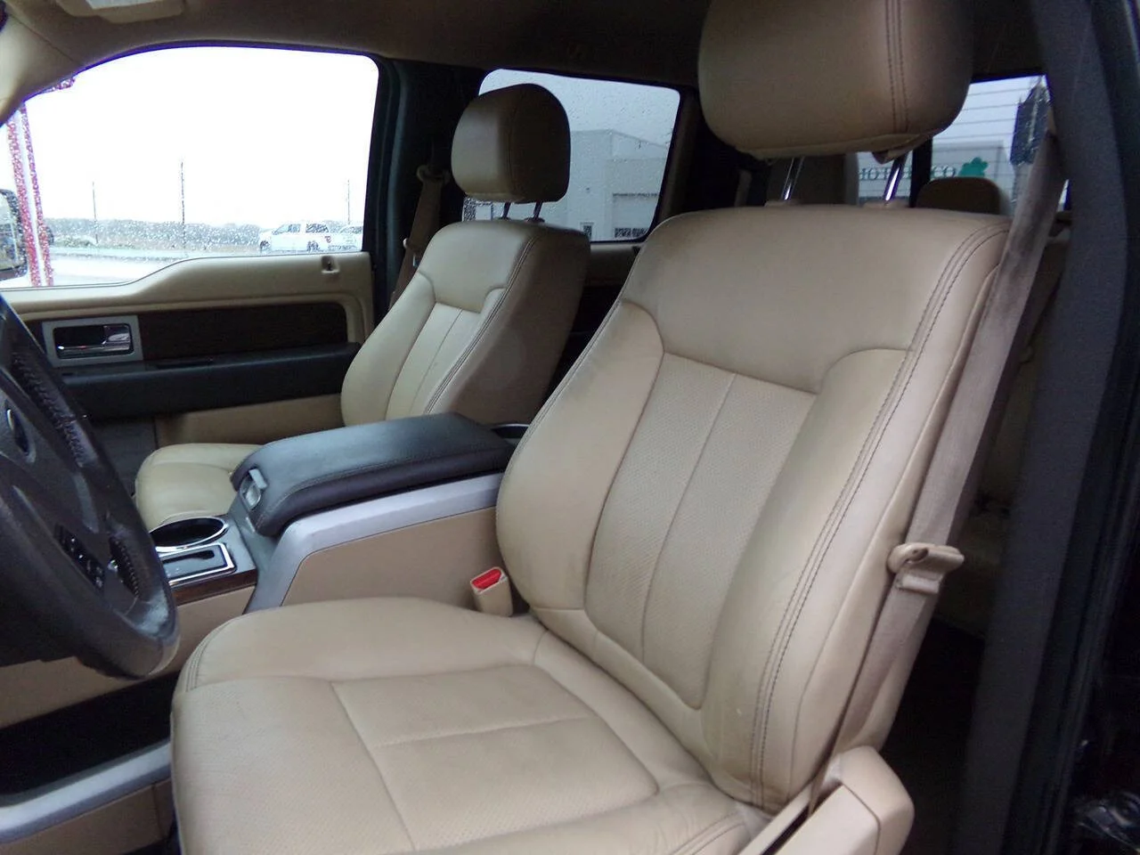 Used 2013 Tuxedo Black Metallic/Pale Adobe Metallic Ford Lariat 4x4 4dr SuperCrew Styleside 5.5 ft. SB image 8