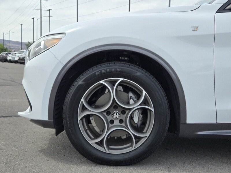 Used 2022 White Alfa Romeo TI AWD image 9