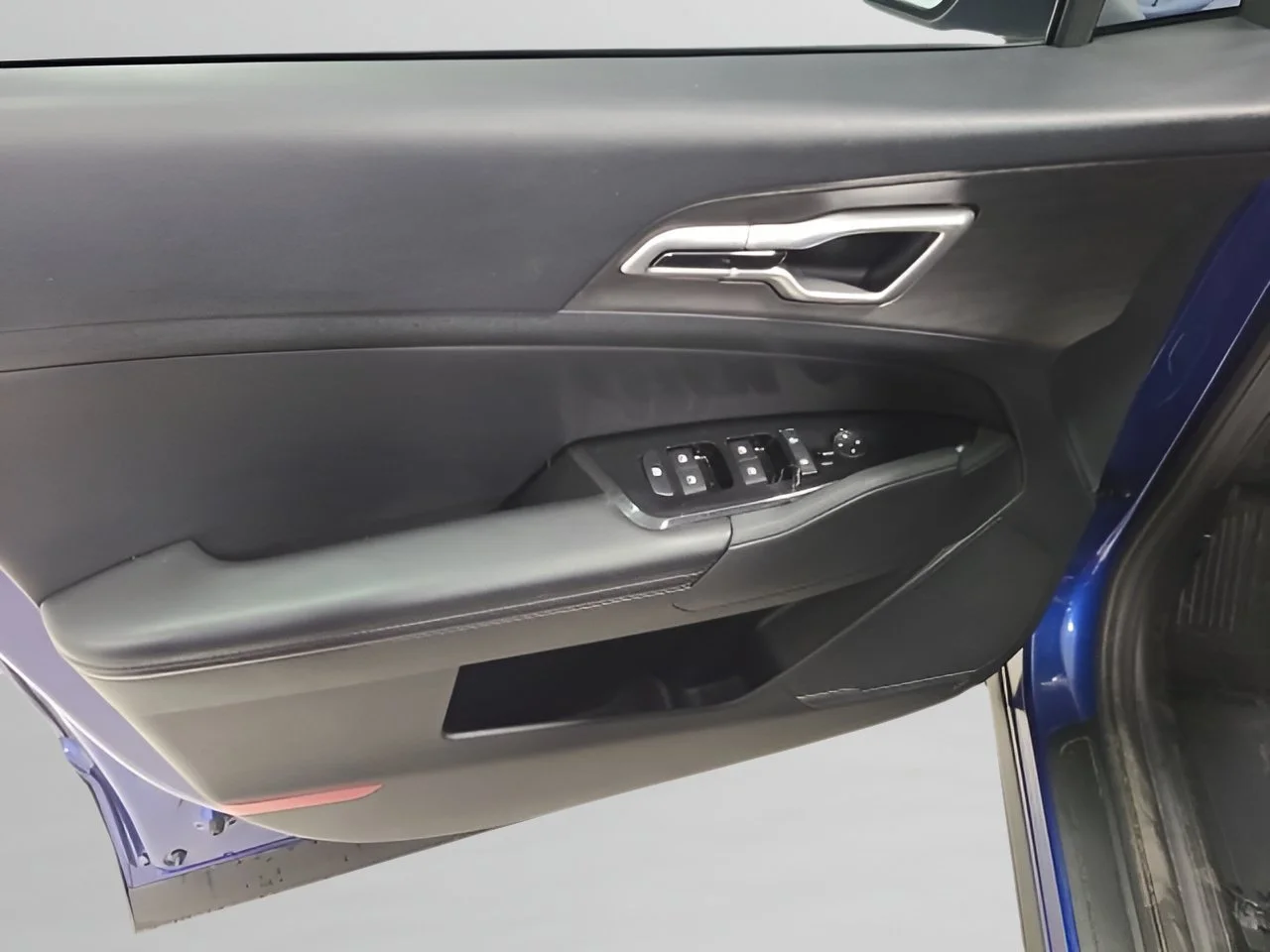 Used 2024 Sapphire Blue Kia X-Line image 19