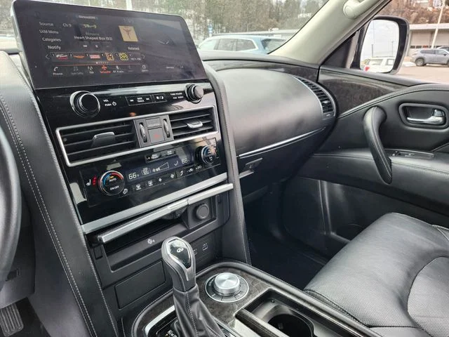 Used 2024 Gray INFINITI LUXE image 27