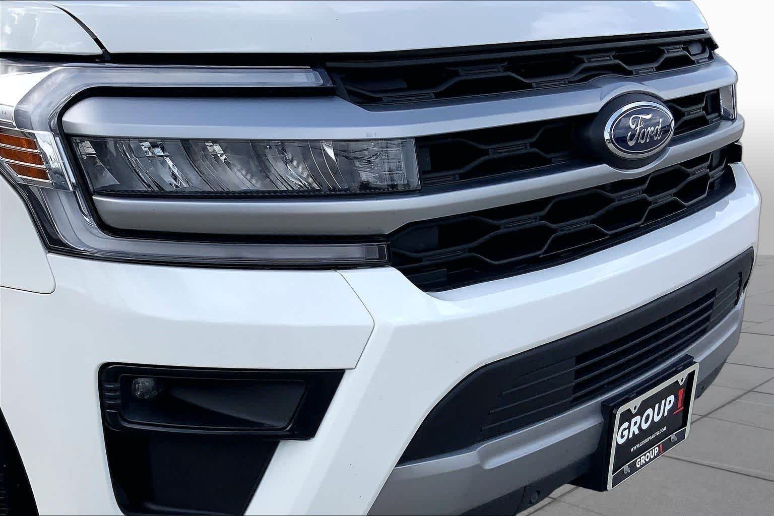 Used 2022 Star White Metallic Tri-Coat Ford XLT image 30