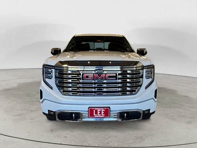 Used 2023 White GMC Denali image 9
