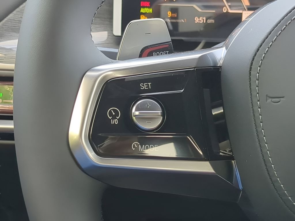 2025 BMW 7 Series 760i - Photo 25