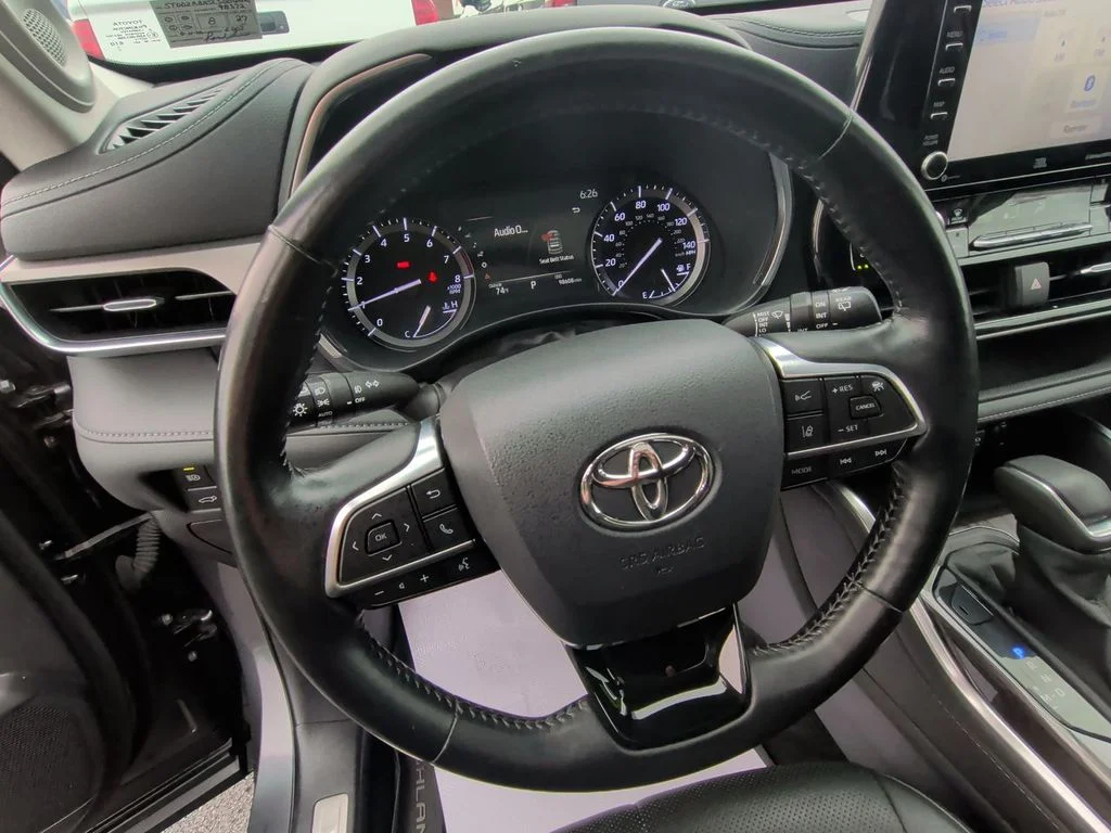 Used 2020 Gray Toyota Limited image 15