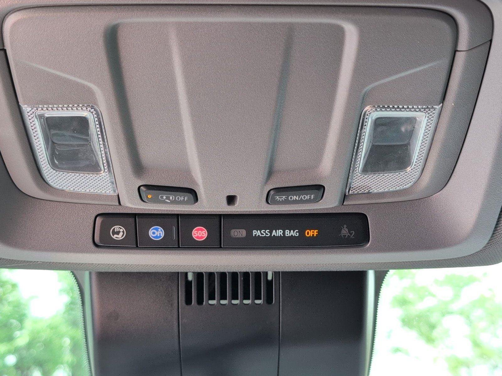 Used 2022 Summit White Chevrolet LT image 21