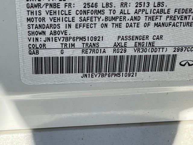 Used 2023 White INFINITI LUXE image 35