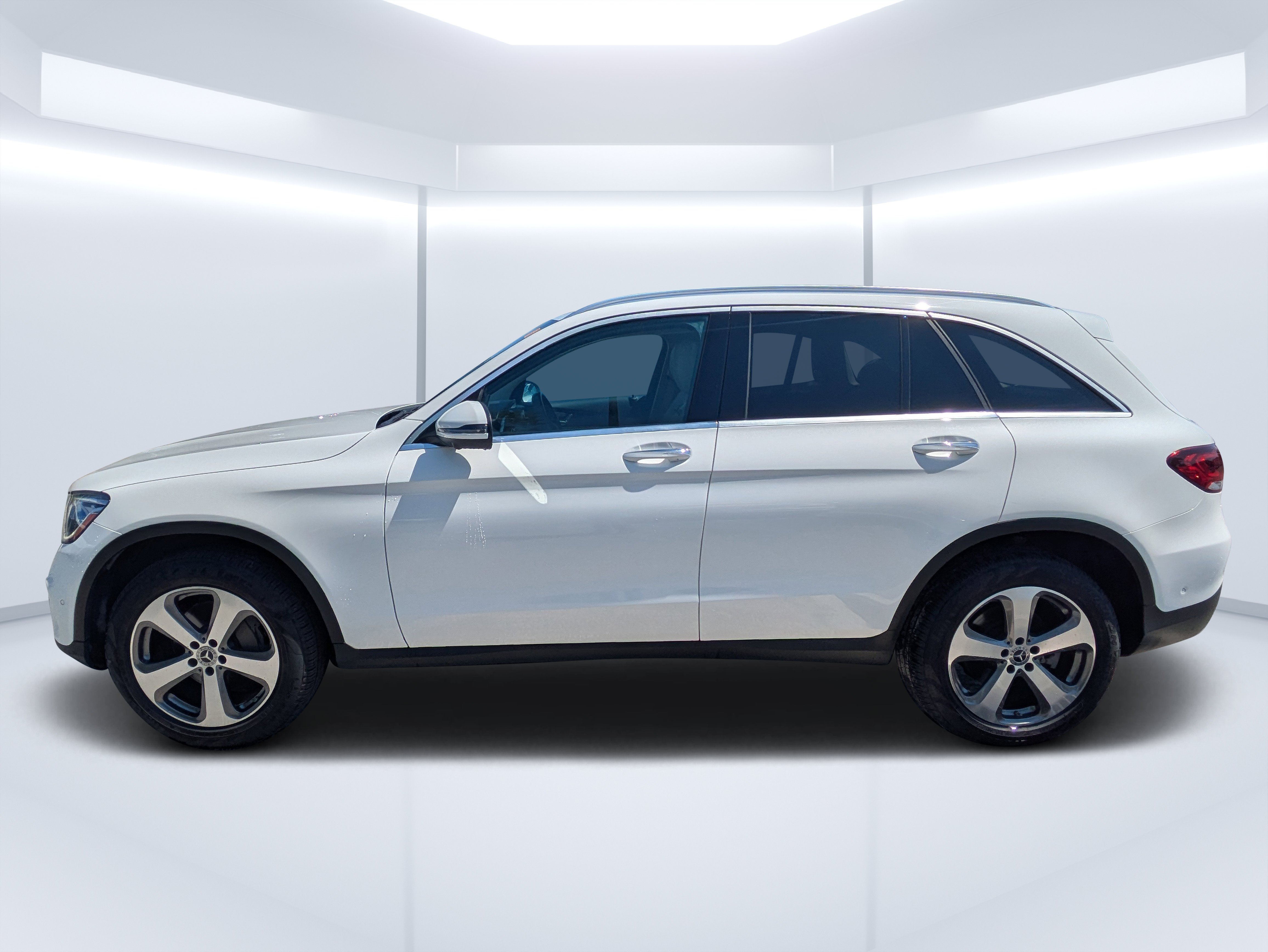 Used 2022 Polar White Mercedes-Benz GLC 300 image 6