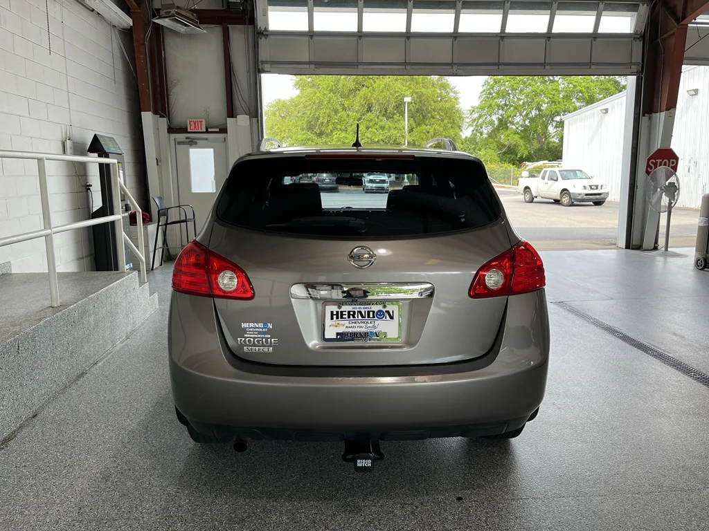 Used 2014  Nissan S image 6