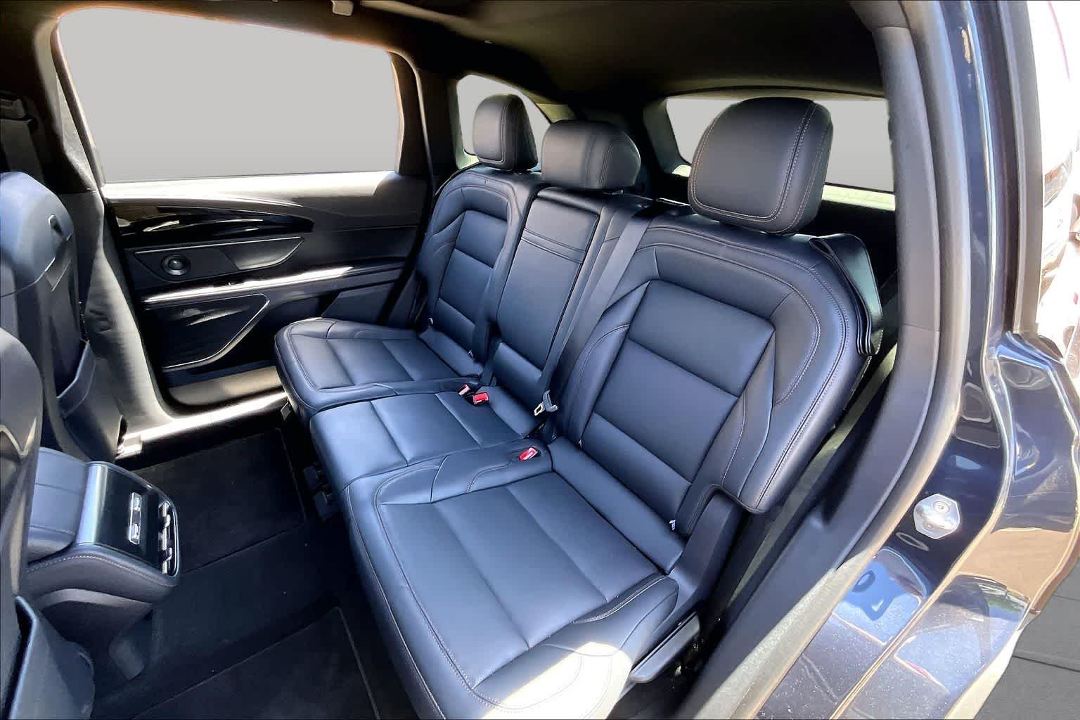 Used 2024 Blue Panther Lincoln Premiere image 20