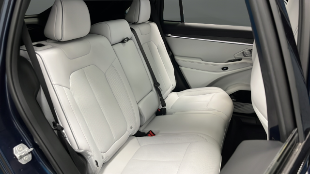 Used 2025 Fathom Blue Pearlcoat Jeep Limited image 25