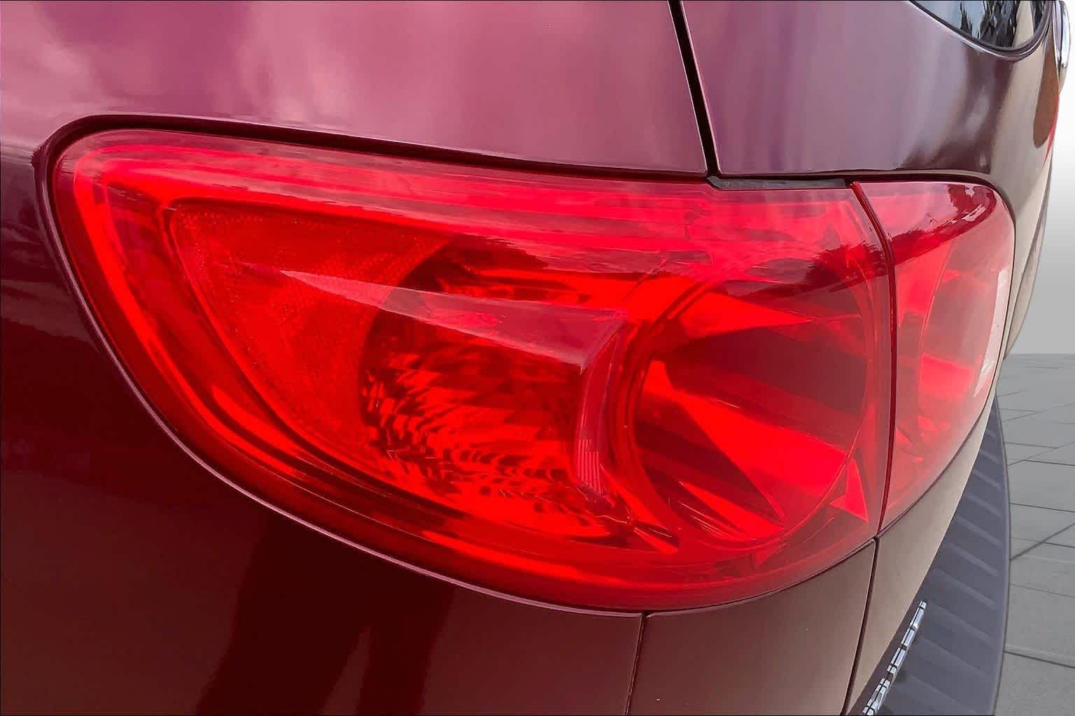 Used 2009 Dark Cherry Red Hyundai GLS image 27